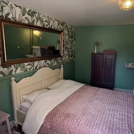 La Petite Maison De Valentin Holiday home *